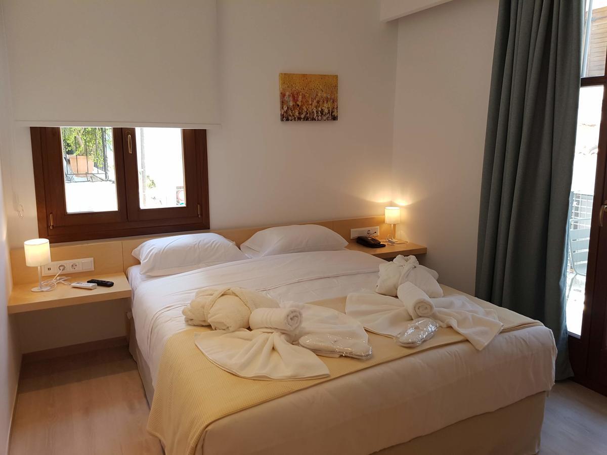 8Kto Hotel Skiathos Town Exterior photo