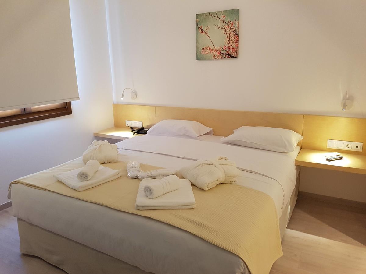 8Kto Hotel Skiathos Town Exterior photo
