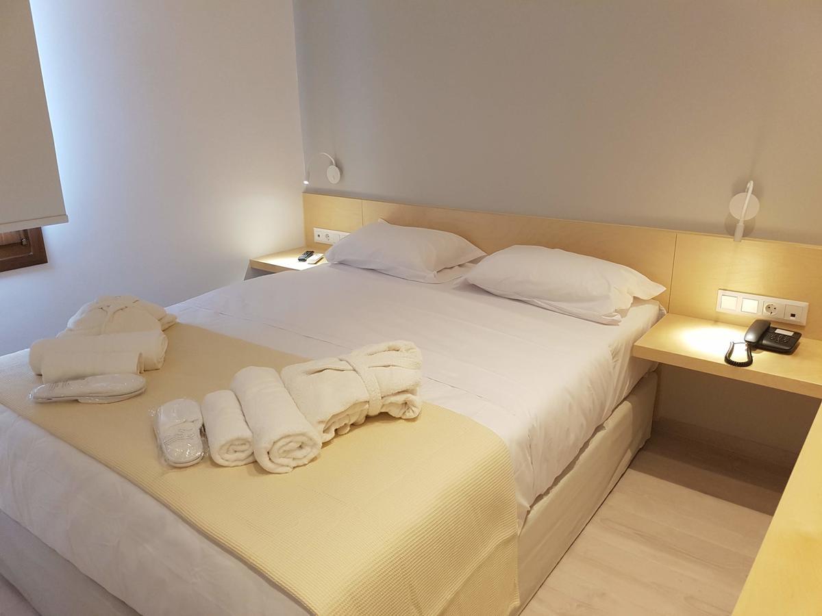 8Kto Hotel Skiathos Town Exterior photo