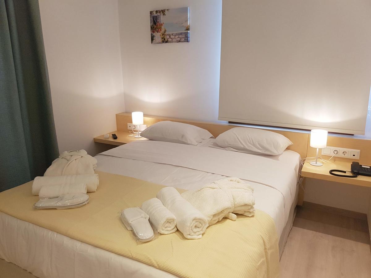 8Kto Hotel Skiathos Town Exterior photo