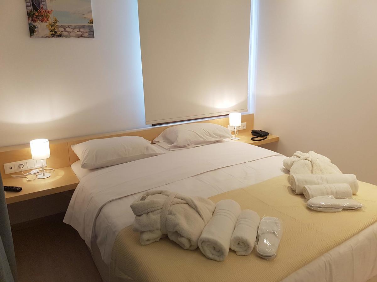 8Kto Hotel Skiathos Town Exterior photo